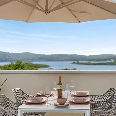 Apartmán Japandi Sea View 2br With Balcony & Terrace, Pomer, 5 Min Walk To *