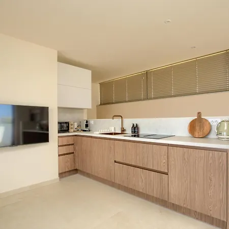 Japandi Sea View 2br With Balcony & Terrace, Pomer, 5 Min Walk To Apartmán Pomer