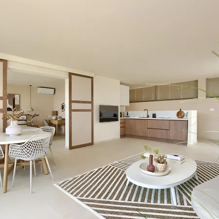 Japandi Sea View 2br With Balcony & Terrace, Pomer, 5 Min Walk To